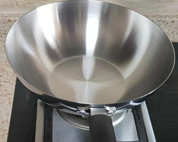 優(yōu)選湖北產(chǎn)地！不銹鋼炒鍋爆炒鮮香，廚房煙火里藏滿生活正能量